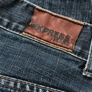 Express Kingston 34x32